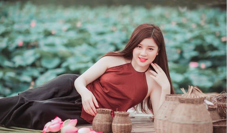 9. stylish girl fow whatsapp dp 2019 1